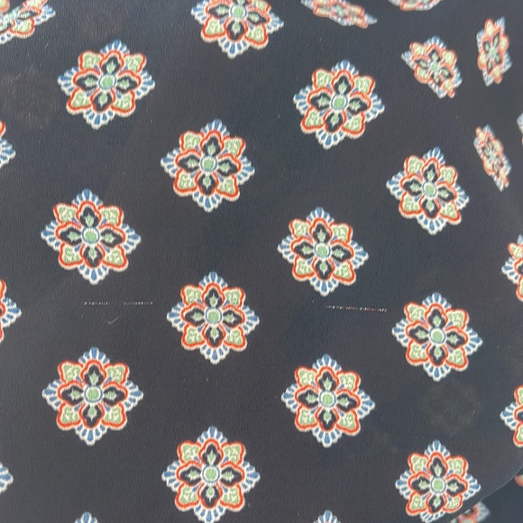 Pleione long sleeved blouse with a small V neckline - Picture 12 of 12